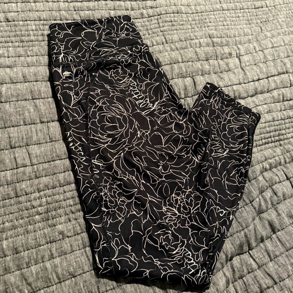 Fabletics full length lwggings, size L